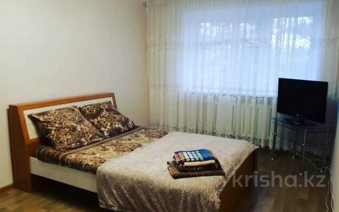 1-комнатная квартира, 33 м², 2/5 этаж посуточно, Ломова 44 — Абая Павлодар - изображение 2