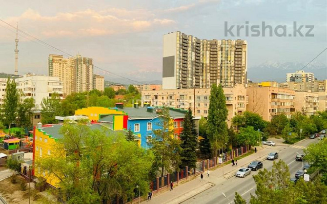 1-комнатная квартира, 42 м², 7/9 этаж посуточно, мкр Самал-2 81 — Бектурова Almaty - изображение 1