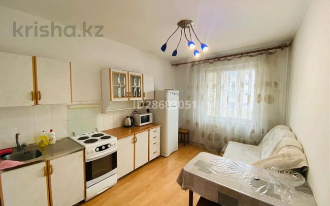 1-комнатная квартира, 42 м², 7/9 этаж посуточно, мкр Самал-2 81 — Бектурова Almaty - изображение 2