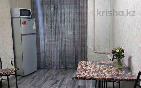 3-комнатная квартира, 74 м², 3 этаж посуточно, Микр Самал -Абая — УлДостык,Казахстан, дворец Республ Алматы