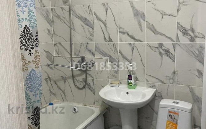1-комнатная квартира, 30 м², 3/5 этаж посуточно, Каирбекова 17 Алматы - изображение 5