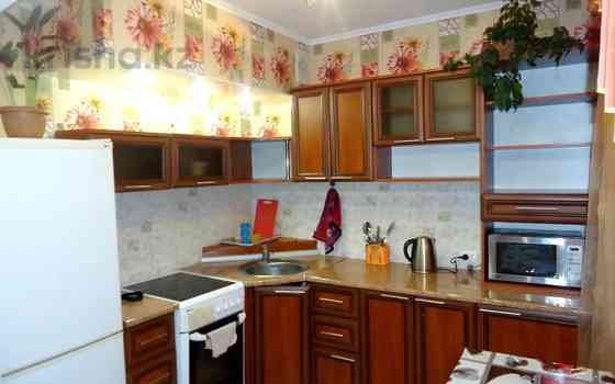 2-комнатная квартира, 70 м², 1/5 этаж посуточно, Ауэзова 46 — Тарбагатайская Семей