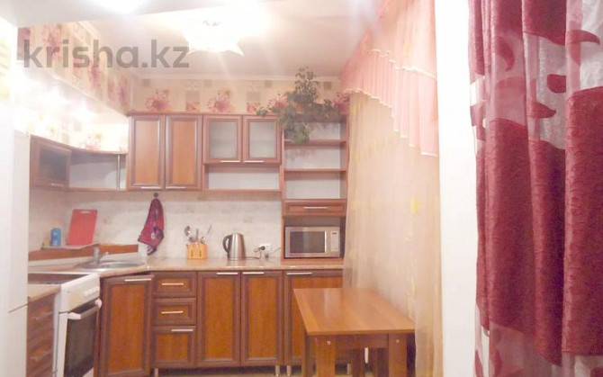 2-комнатная квартира, 70 м², 1/5 этаж посуточно, Ауэзова 46 — Тарбагатайская Semey - photo 1