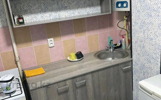 1-комнатная квартира, 40 м², 3/5 этаж посуточно, Бейбытшылык 4а Шымкент - изображение 3