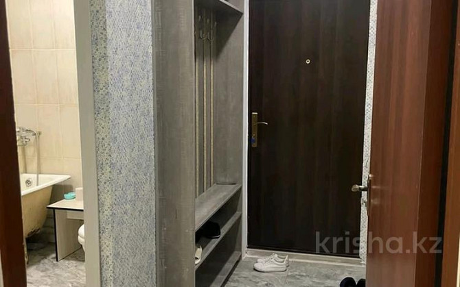 1-комнатная квартира, 40 м², 3/5 этаж посуточно, Бейбытшылык 4а Шымкент - изображение 4