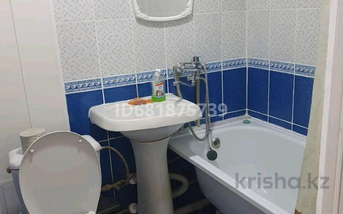 1-комнатная квартира, 45 м², 3/5 этаж посуточно, улица Мусы Баймуханова 35 Атырау - изображение 6