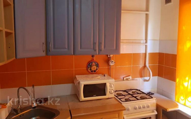 2-комнатная квартира, 45 м², 1/5 этаж посуточно, Авангард 74 — Владимирской Атырау - изображение 2
