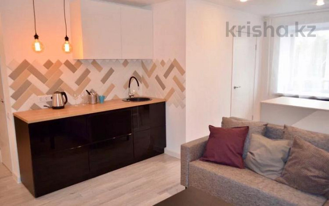 1-комнатная квартира, 35 м², 3/5 этаж посуточно, Академика Сатпаева 11 — Торайгырова Павлодар - изображение 1