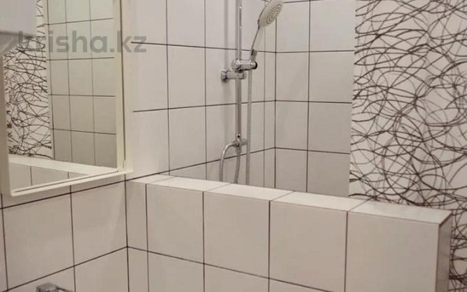 1-комнатная квартира, 35 м², 3/5 этаж посуточно, Академика Сатпаева 11 — Торайгырова Павлодар - изображение 6