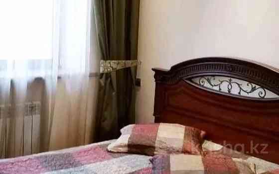 3-комнатная квартира, 140 м², 2/4 этаж посуточно, Абылай хана 115 — Кабанбай батыра Алматы