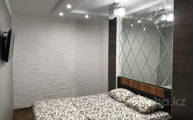 1-комнатная квартира, 46 м² посуточно, Алиханова 38/2 — Гоголя Караганда - изображение 1