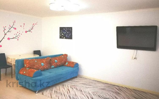 1-комнатная квартира, 40 м², 3/4 этаж посуточно, Абая 20/18 — Байсеитовой Алматы - изображение 1