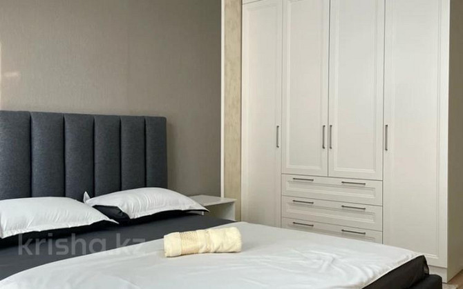 2-комнатная квартира, 80 м², 3/9 этаж посуточно, Радостовца 333а Алматы - изображение 1