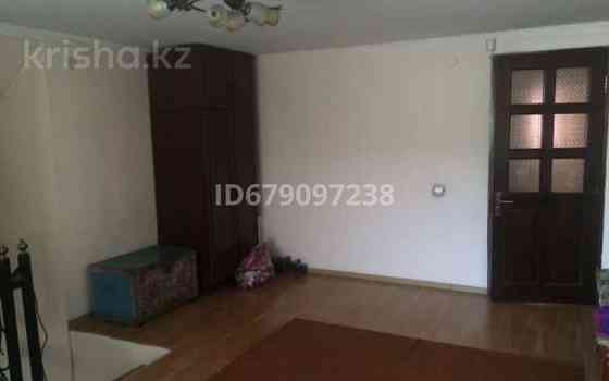 6-комнатный дом помесячно, 180 м², 10 сот., мкр Коккайнар Алматы