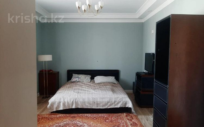 8-комнатный дом помесячно, 260 м², 10 сот., мкр Нур Алатау Алматы - изображение 1