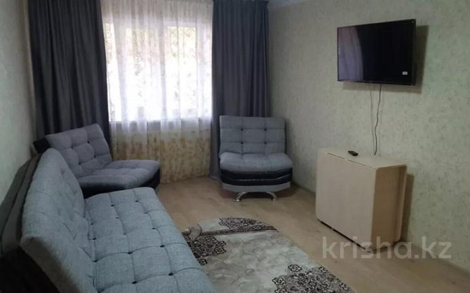2-комнатная квартира, 47 м², 1/3 этаж посуточно, мкр Коктем-1 — Уг Бухар Жырау Алматы - изображение 1