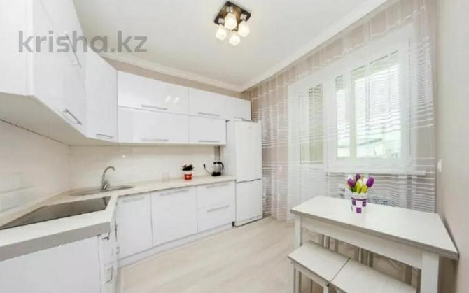 1-комнатная квартира, 48 м², 4/9 этаж посуточно, Кабанбай батыра 46/1 — Керей жанибек хандар Астана - изображение 5