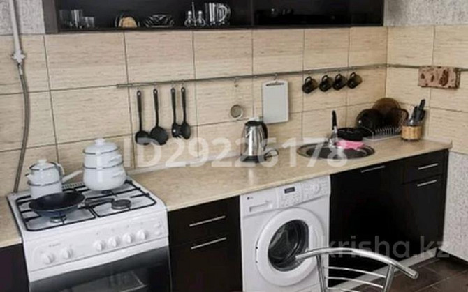 1-комнатная квартира, 45 м², 2/9 этаж посуточно, проспект Абая 111 — Доспановой Уральск - изображение 6