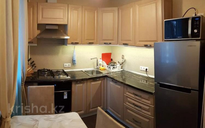 1-комнатная квартира, 45 м², 2/4 этаж посуточно, проспект Нурсултана Назарбаева 232 — Егизбаева Уральск - изображение 3
