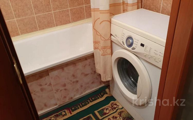 1-комнатная квартира, 40 м², 9/9 этаж посуточно, мкр 11 34 Aqtobe - photo 4