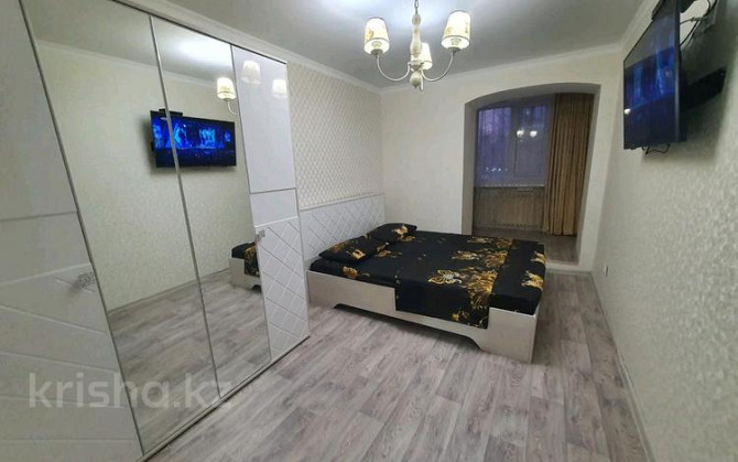 2-комнатная квартира, 70 м², 2/5 этаж посуточно, проспект Абулкаир хана 87 — проспект Абулкаир хана  Актобе - изображение 1