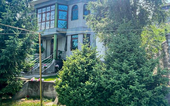 8-комнатный дом помесячно, 356 м², 9 сот., мкр Каменское плато — Олимпийская Алматы - изображение 1