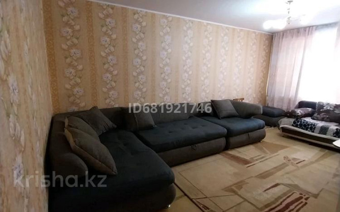 1-комнатная квартира, 35 м², 1/5 этаж посуточно, 11-й микрорайон, 11-й микрорайон 225 — Кафе Прага9 Шымкент - изображение 1
