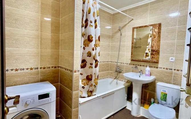 2-комнатная квартира, 50 м², 5/5 этаж посуточно, Байтурсынова 4 Шымкент - изображение 2