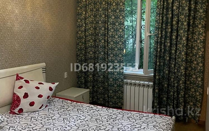3-комнатная квартира, 46 м², 2/5 этаж посуточно, мкр Тастак-3 26 — Райымбек Almaty - photo 2