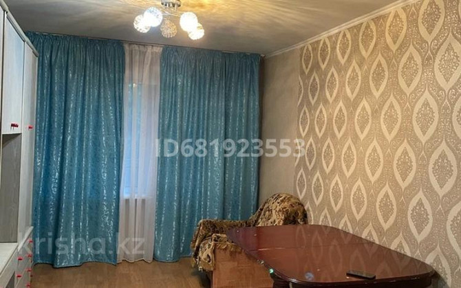 3-комнатная квартира, 46 м², 2/5 этаж посуточно, мкр Тастак-3 26 — Райымбек Almaty - photo 3