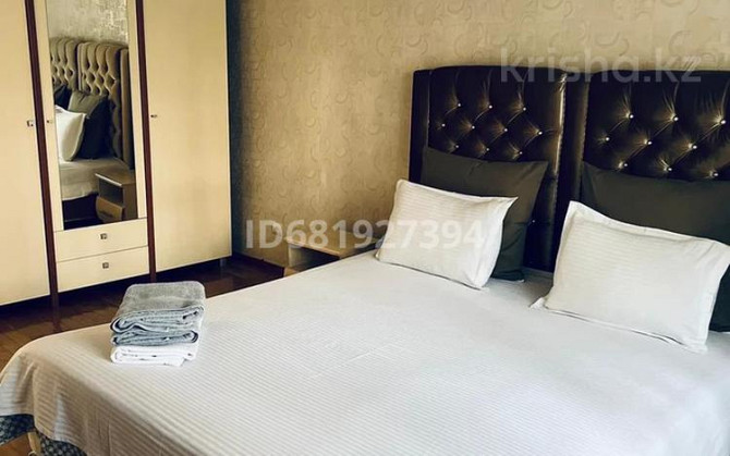 2-комнатная квартира, 70 м², 3/5 этаж посуточно, Айтеке би — Гололя Almaty - photo 2