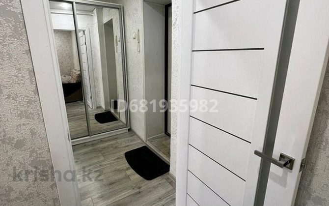 1-комнатная квартира, 35 м², 2/5 этаж посуточно, А. Скоробогатова 67 — Пр. Абая Уральск - изображение 3