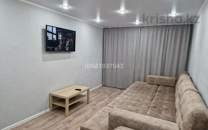 3-комнатная квартира, 60 м², 4/5 этаж посуточно, Ленина 117 — Горняков Рудный - изображение 1