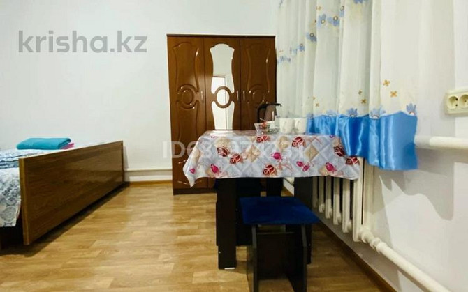 1-комнатная квартира, 30 м², 1/1 этаж посуточно, Казыбек би 66  - изображение 4