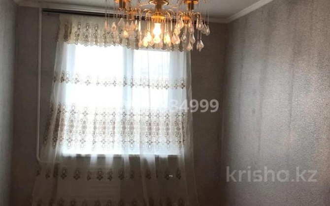 3-комнатная квартира, 70 м², 2/5 этаж помесячно, Привокзальный-3а 22а Атырау - изображение 3