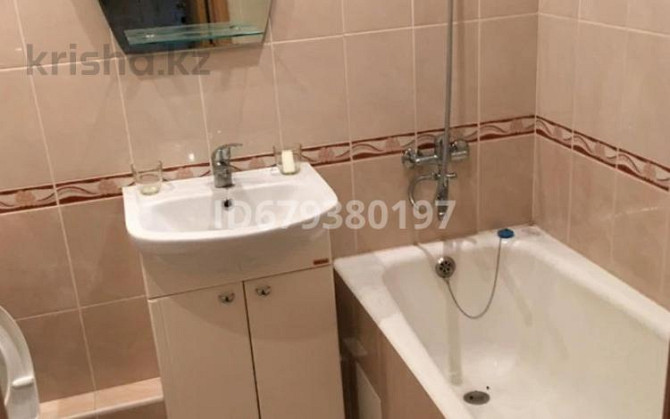 2-комнатная квартира, 38 м², 4/5 этаж помесячно, проспект Нурсултана Назарбаева 34 Усть-Каменогорск - изображение 1
