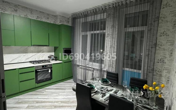 2-комнатная квартира, 82 м², 2/6 этаж помесячно, мкр Нурсая, Улица Акжарма 10 Атырау - изображение 2