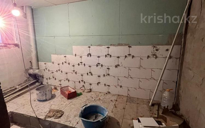 8-комнатный дом помесячно, 400 м², 30 сот., мкр Калкаман-2, Косынова 131 Алматы - изображение 3