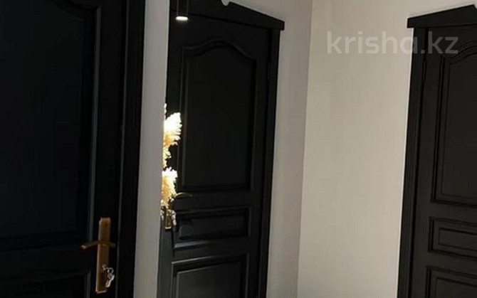 3-комнатная квартира, 70 м², 2/5 этаж помесячно, Кульманова 154 Атырау - изображение 4