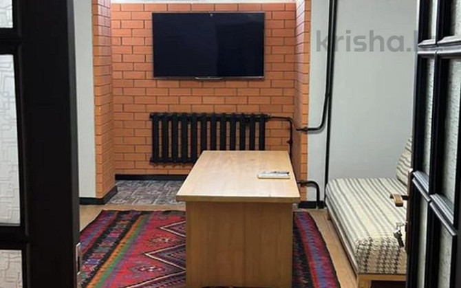 3-комнатная квартира, 70 м², 2/5 этаж помесячно, Кульманова 154 Атырау - изображение 7