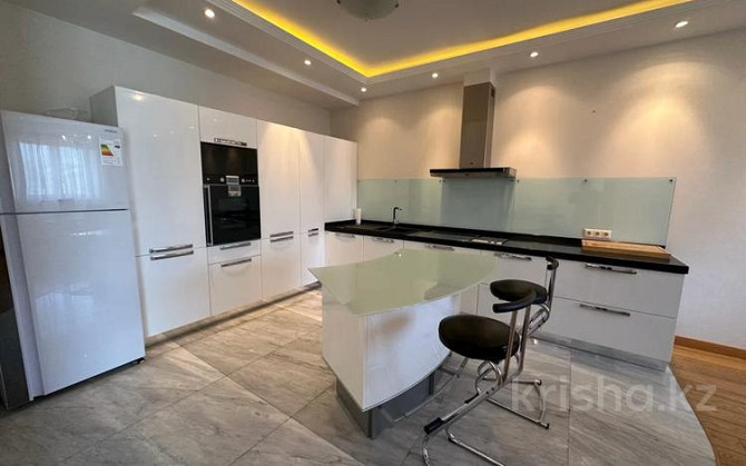 4-комнатная квартира, 200 м², 5/6 этаж помесячно, Мирас - Садыкова Almaty - photo 1