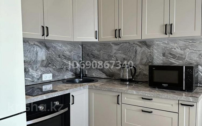 1-комнатная квартира, 38 м², 4/12 этаж помесячно, Казахстан 70 Усть-Каменогорск - изображение 1