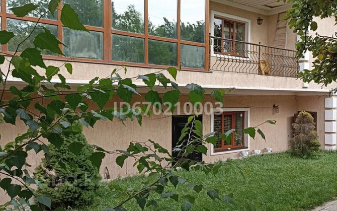 4-комнатный дом помесячно, 220 м², 10 сот., мкр Таужолы, Пищевик 254 Almaty - photo 1