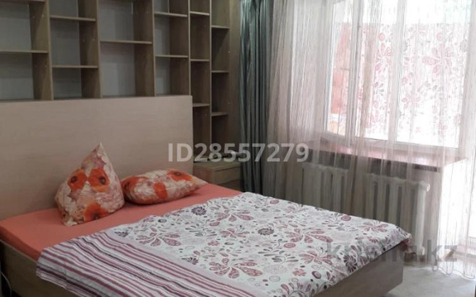 3-комнатная квартира, 88 м², 2/5 этаж помесячно, Славского 48 Усть-Каменогорск - изображение 2