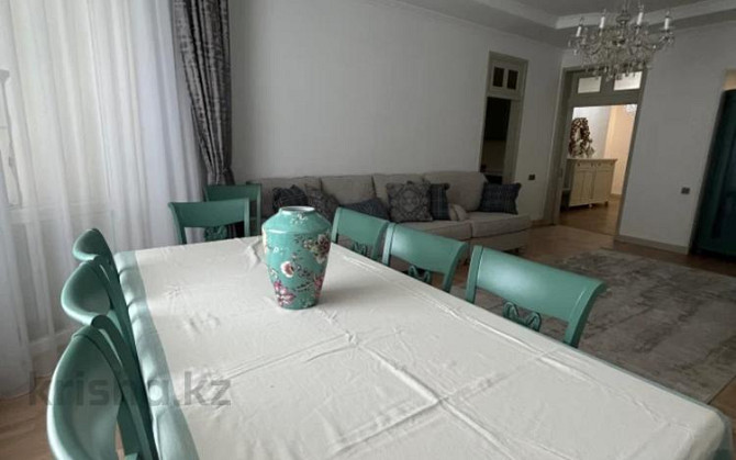 5-комнатная квартира, 250 м², 3/6 этаж помесячно, Каратаева 38а-в Алматы - изображение 6