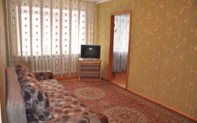 3-комнатная квартира, 60 м², 3/9 этаж посуточно, Ермекова 62 — Бухар жырау Караганда - изображение 2