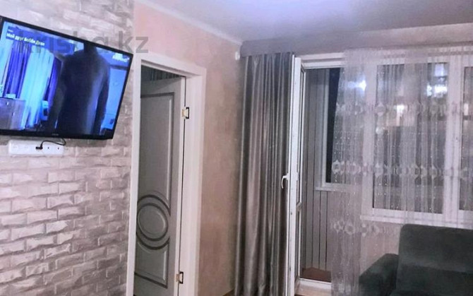 4-комнатная квартира, 75 м², 2/5 этаж посуточно, проспект Абая 86 — Курмангазы Уральск - изображение 1