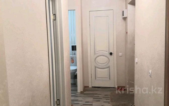 4-комнатная квартира, 75 м², 2/5 этаж посуточно, проспект Абая 86 — Курмангазы Уральск - изображение 5