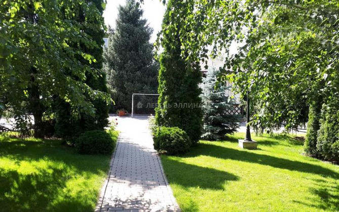 4-комнатная квартира, 180 м², 3/5 этаж помесячно, Водопроводная 7/2 - проспект Аль-Фараби Алматы - изображение 1