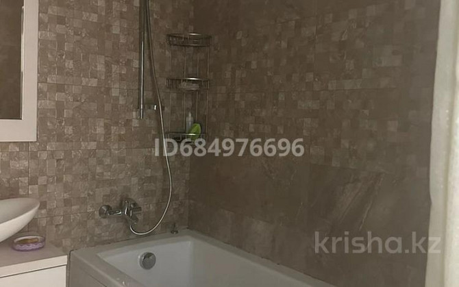 3-комнатная квартира, 84 м², 4/13 этаж помесячно, Бузурбаева 33а Алматы - изображение 7